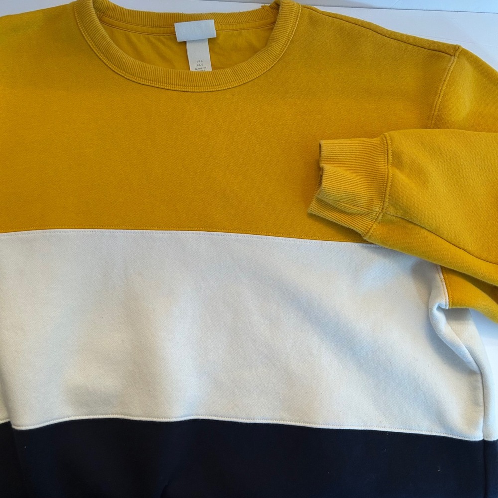 H&M Mens Color Block Crew Neck Sweatshirt Gold White Black Large EUC